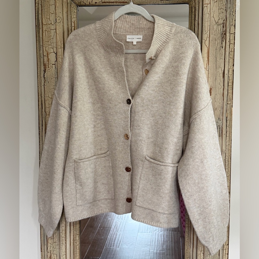 entro Oatmeal Neutral Button-Front Cardigan